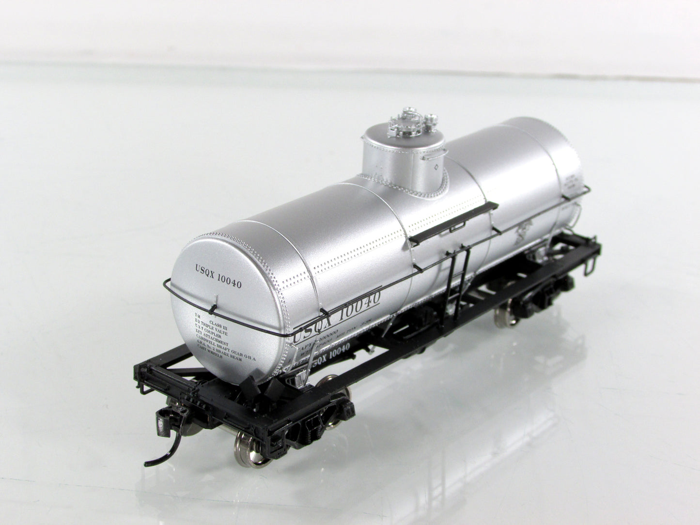 HO Scale **WAR DEPARTMENT** Military Tank Car, USQX 10040 - Walthers 920-100525
