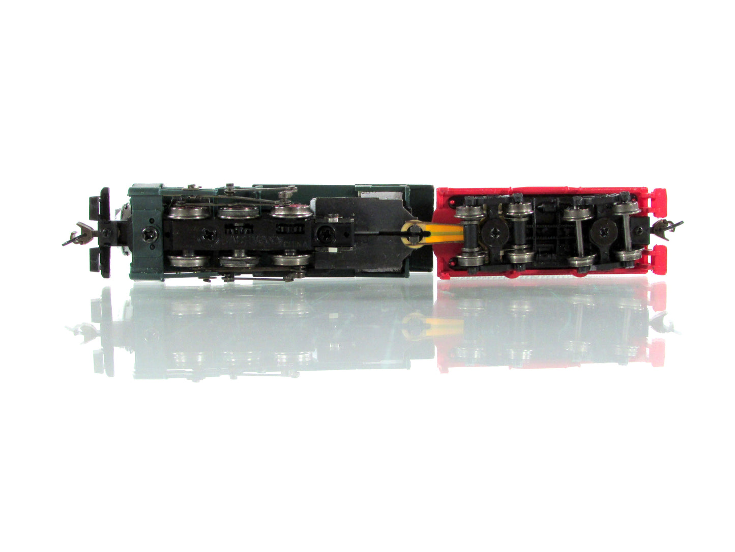 N Scale ***MERRY CHRISTMAS*** 0-6-0 Steam Switcher, NPS 25 - Bachmann 50556
