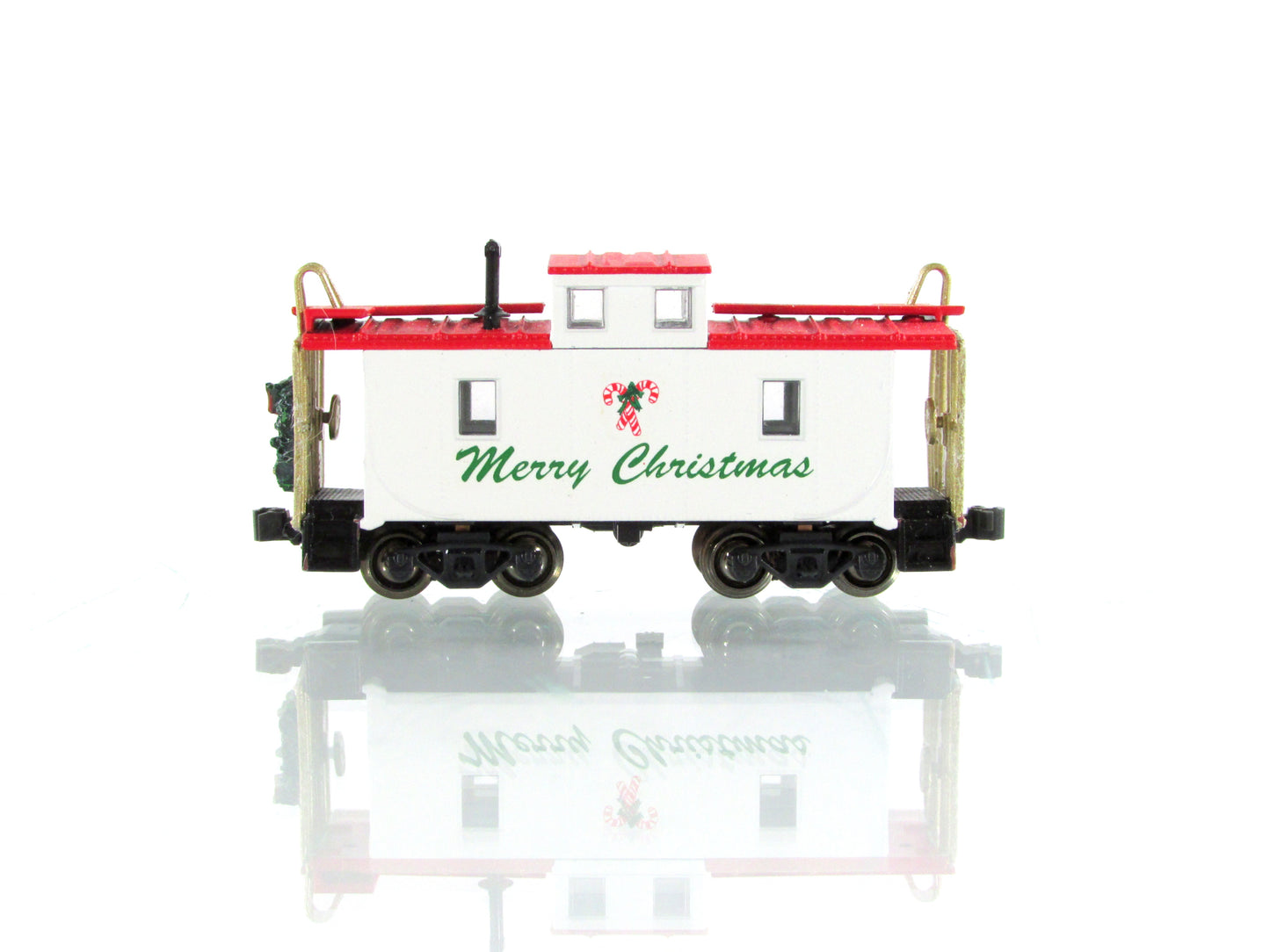 N Scale ***MERRY CHRISTMAS*** Caboose - Kato? Lighted?