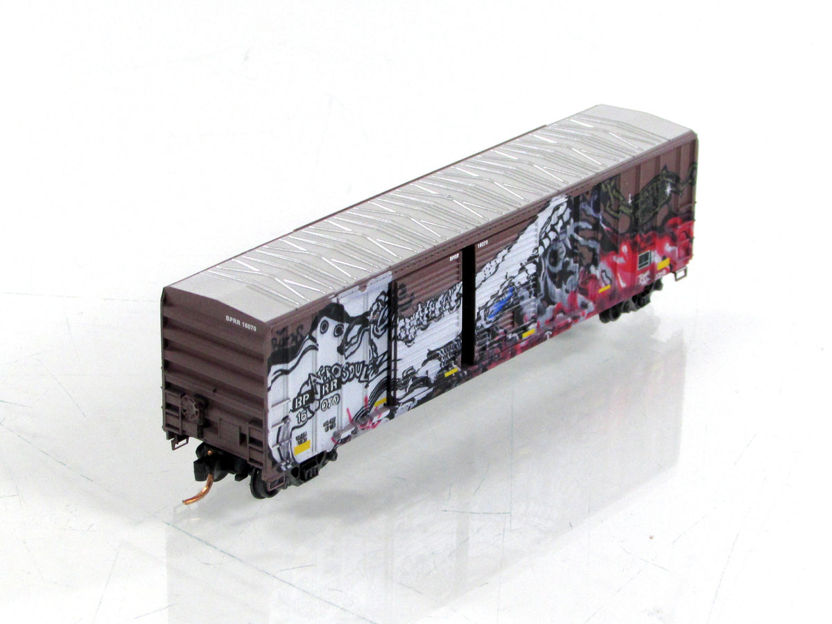 N Scale ***BUFFALO & PITTSBURGH** Shoe Graffiti Box Car - Micro Trains 03044290