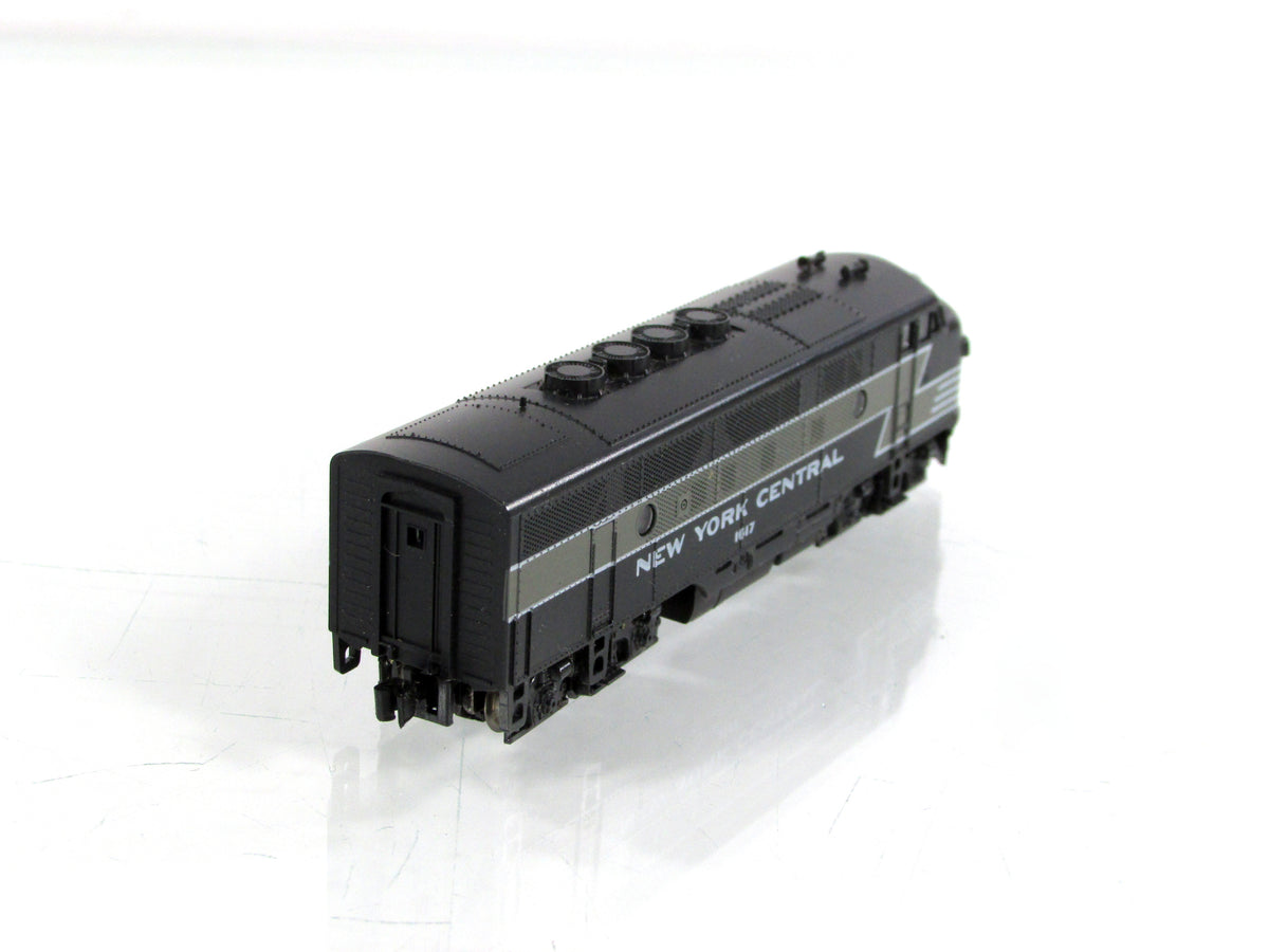 N Scale ***NEW YORK CENTRAL** F3-A Phase II Locomotive, NYC 1617 - Kato 176-075