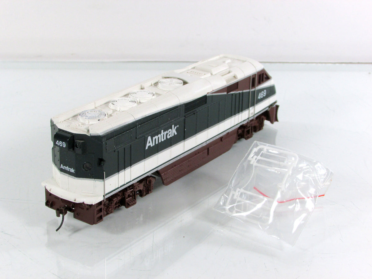 HO Scale ***AMTRAK NORTHWEST*** F59PHI Passenger Locomotive #469 - Athearn 2605