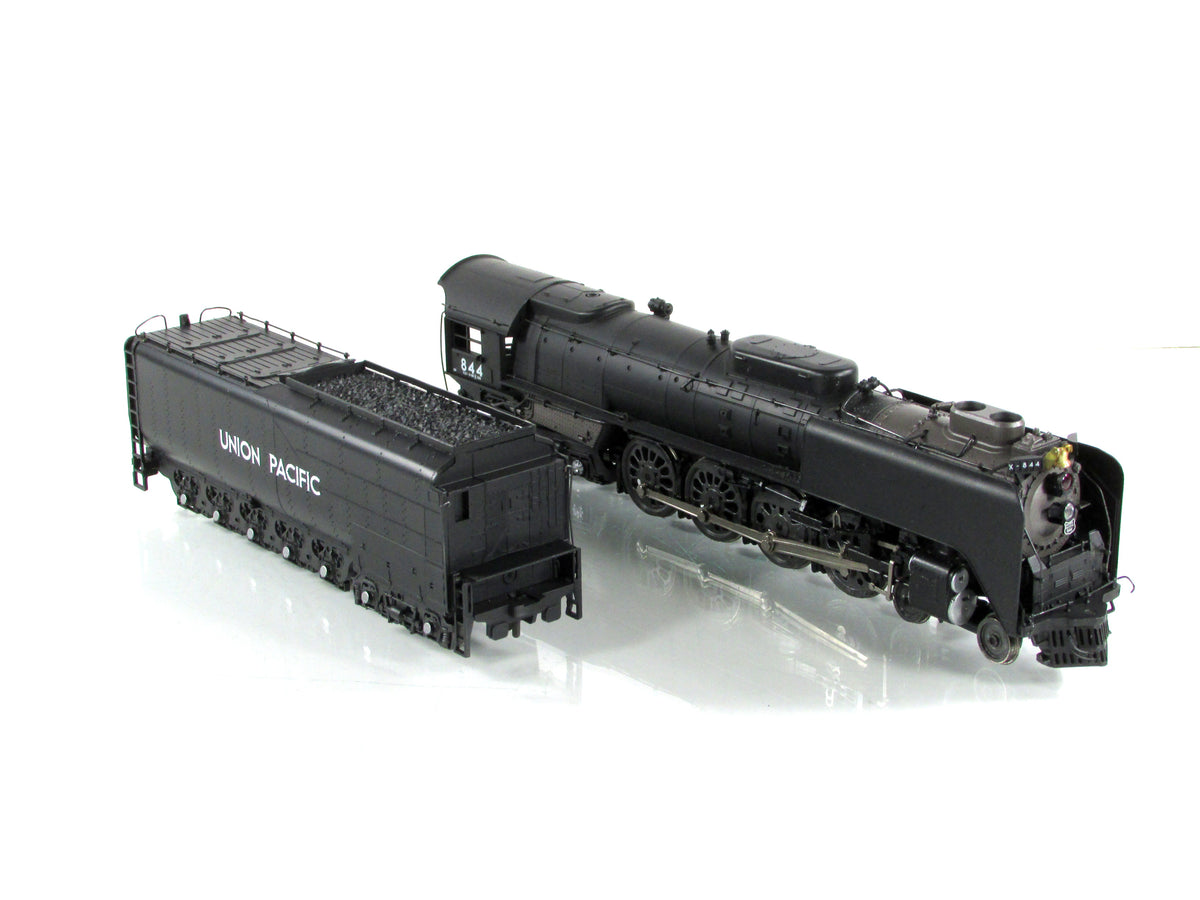 HO Scale **UNION PACIFIC* 4-8-4 FEF-3 Northern Locomotive #844 - Rivarossi 5429