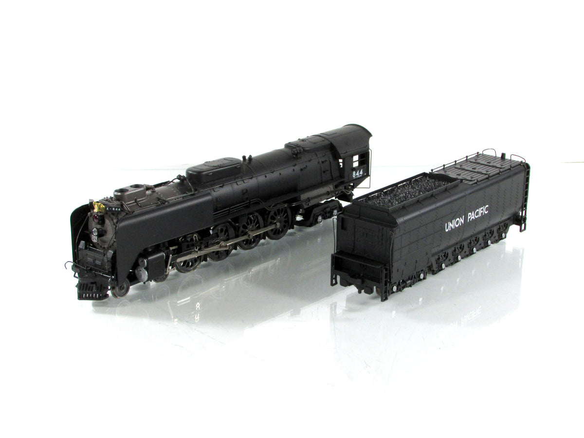 HO Scale **UNION PACIFIC* 4-8-4 FEF-3 Northern Locomotive #844 - Rivarossi 5429