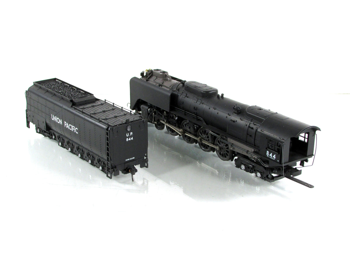 HO Scale **UNION PACIFIC* 4-8-4 FEF-3 Northern Locomotive #844 - Rivarossi 5429