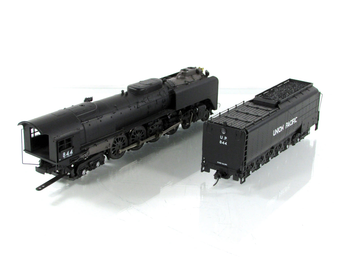 HO Scale **UNION PACIFIC* 4-8-4 FEF-3 Northern Locomotive #844 - Rivarossi 5429