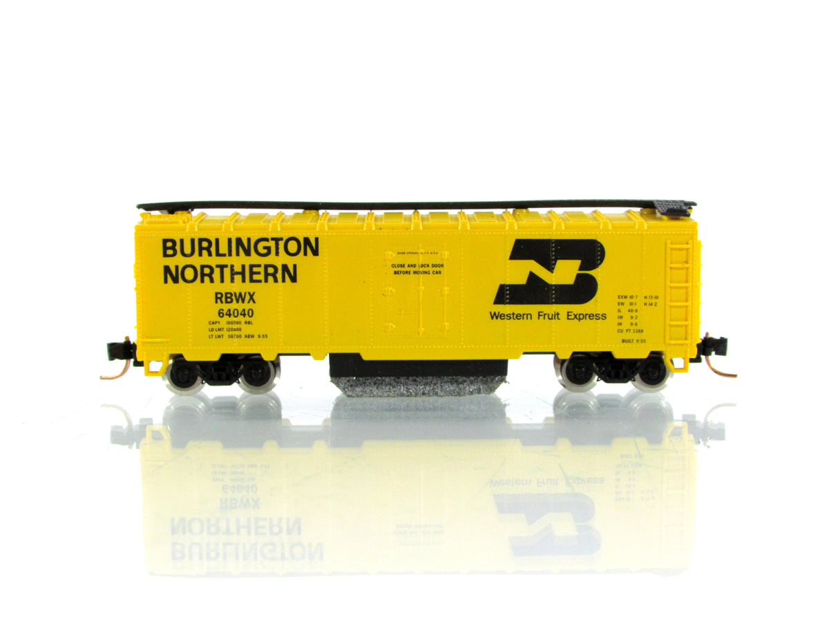 N Scale ***BN*** TRACK CLEANER Box Car, RBWX 64040 --- ROCO 25900, MTL Couplers